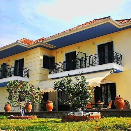 Guesthouse Bizani Neo Mpizani Exteriör bild