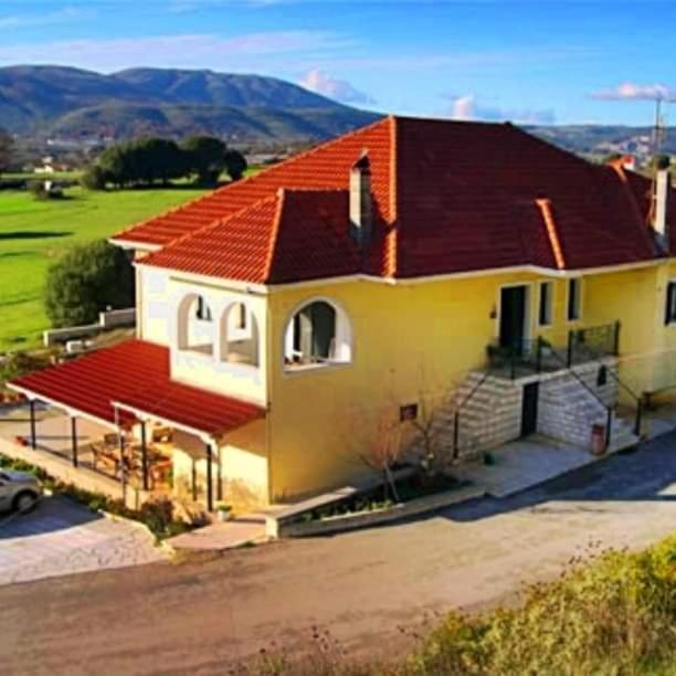 Guesthouse Bizani Neo Mpizani Exteriör bild