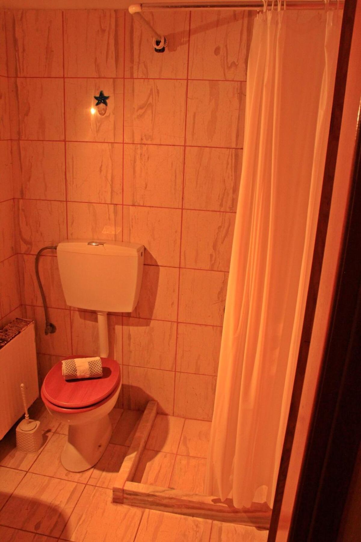 Guesthouse Bizani Neo Mpizani Exteriör bild