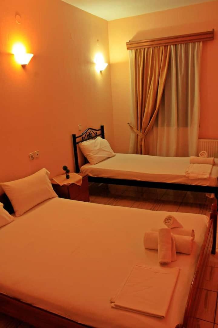 Guesthouse Bizani Neo Mpizani Exteriör bild